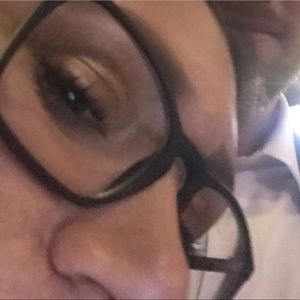 Meet your Posher, Caitlan